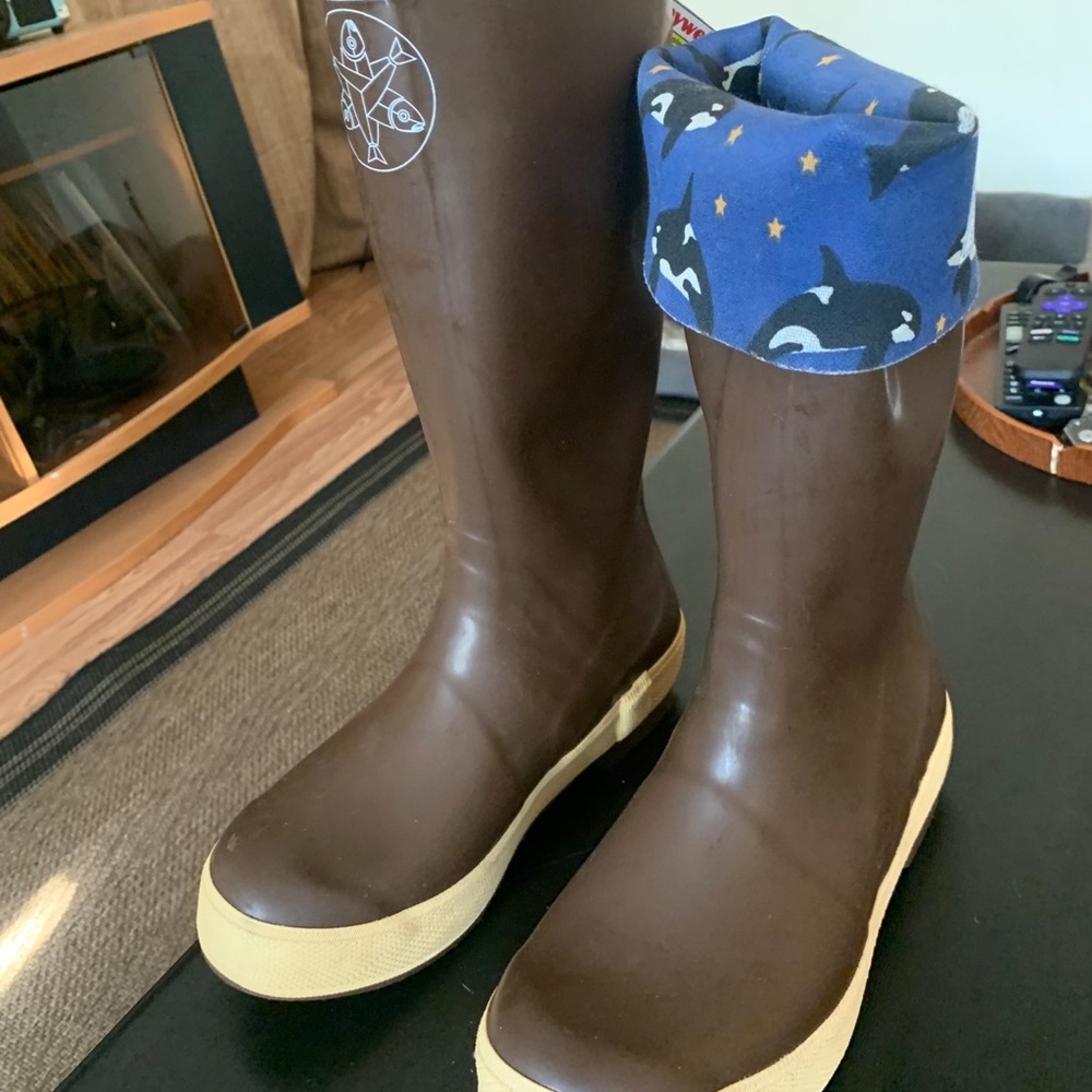 XTRATUF womens size 7 orca boots